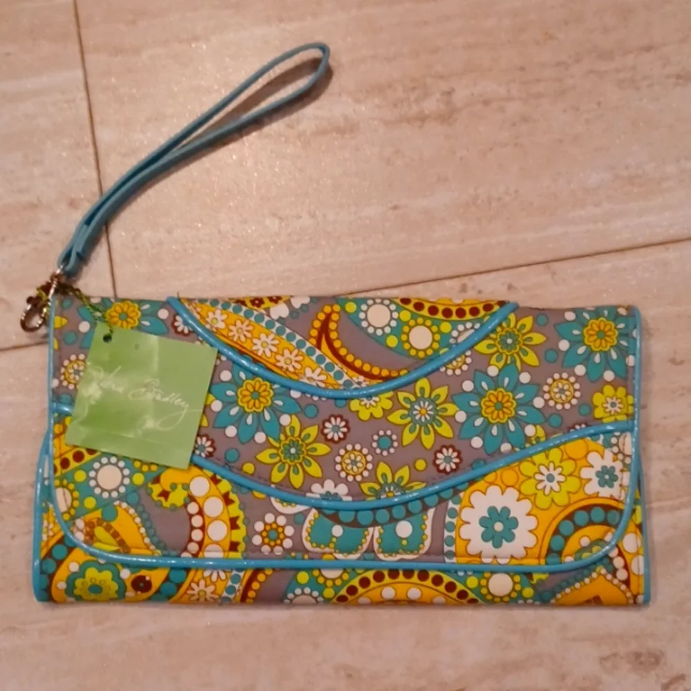 New Vera Bradley Lemon Parfait Clutch
